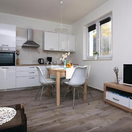 1 Bedroom Gorgeous Apartment In Zadar Exterior foto