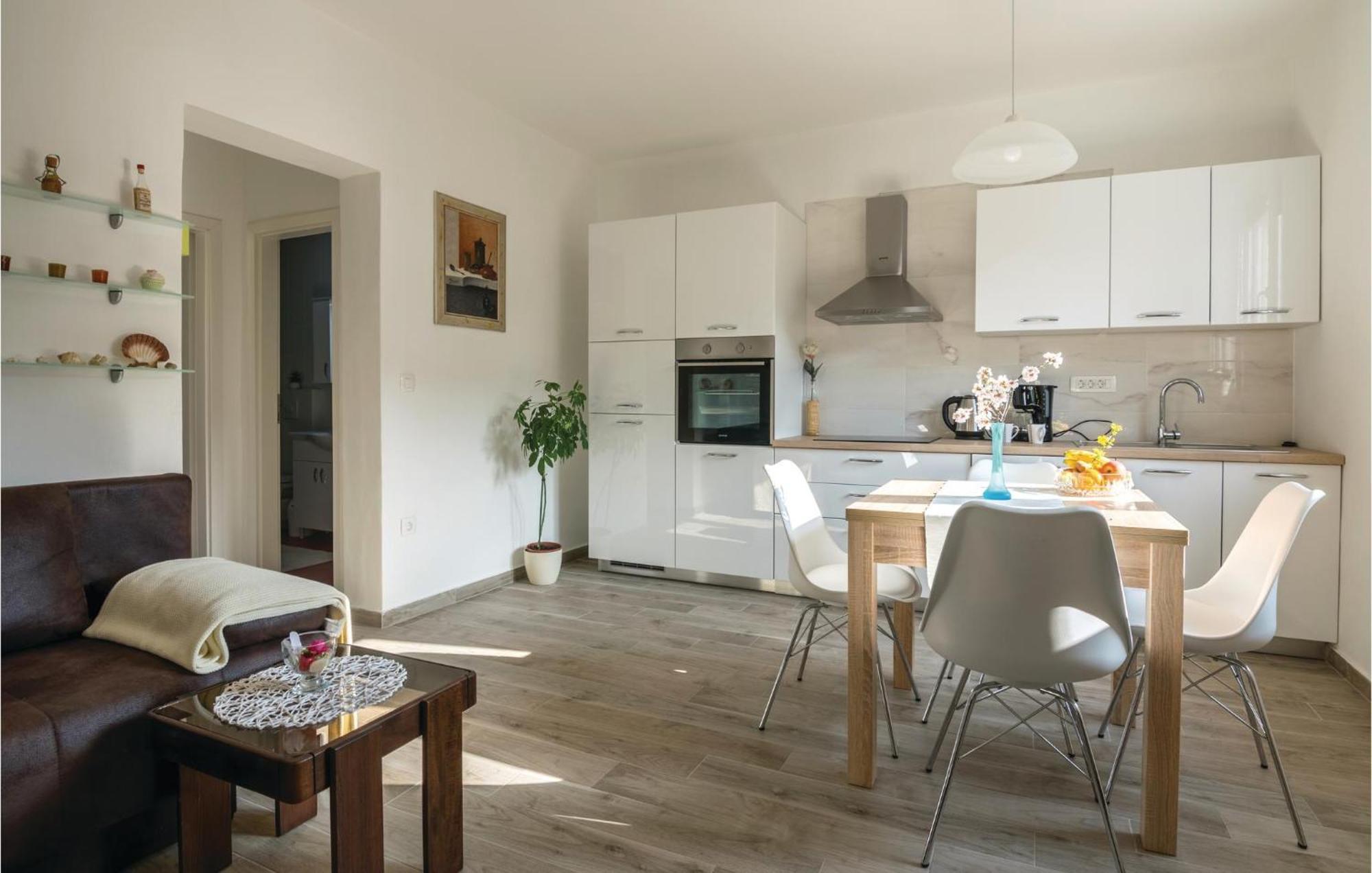 1 Bedroom Gorgeous Apartment In Zadar Exterior foto